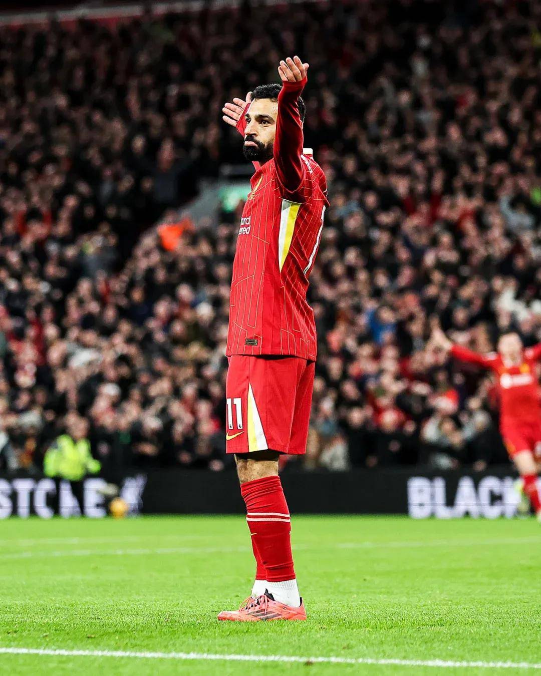 包含萨拉赫在SKT比赛中赛况扑朔迷离，战术调整引发热议！的词条