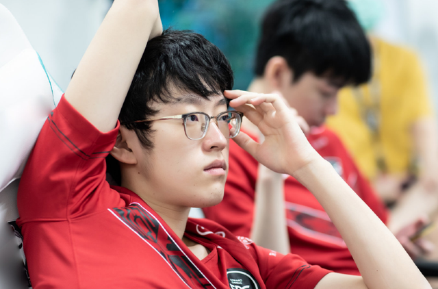 Scout迎来七赛季高光表现，DWG球迷沸腾！的简单介绍